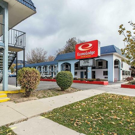 Econo Lodge Inn & Suites โลแกน ภายนอก รูปภาพ
